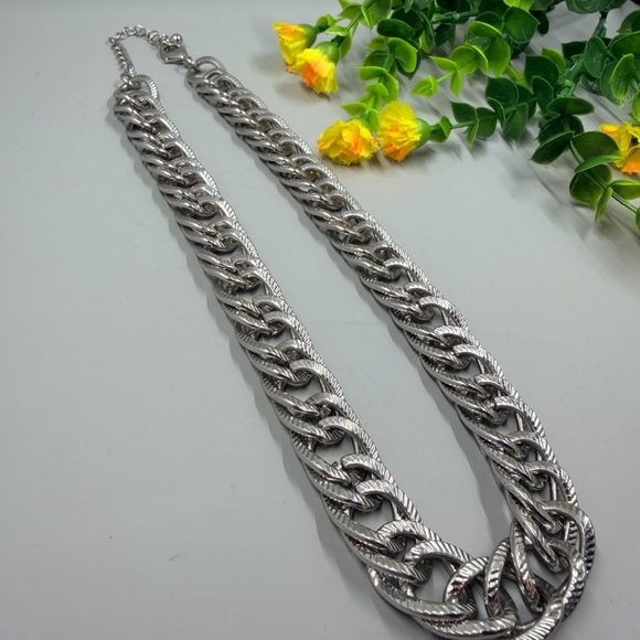 Vintage Chunky Silver Chain Style Statement Necklace - Picture 4 of 6